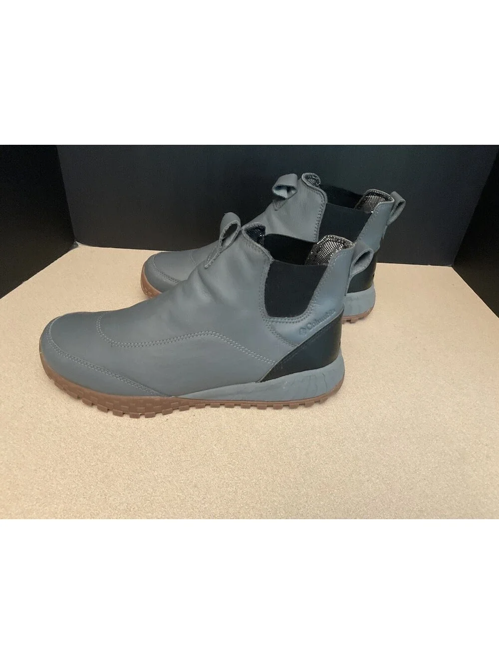 Mens Columbia Fairbanks Rover Chelsea Boots Gray Waterproof Omni-Heat. Size 10.5